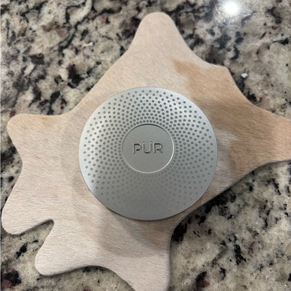 PÜR Silver Makeup Foundation